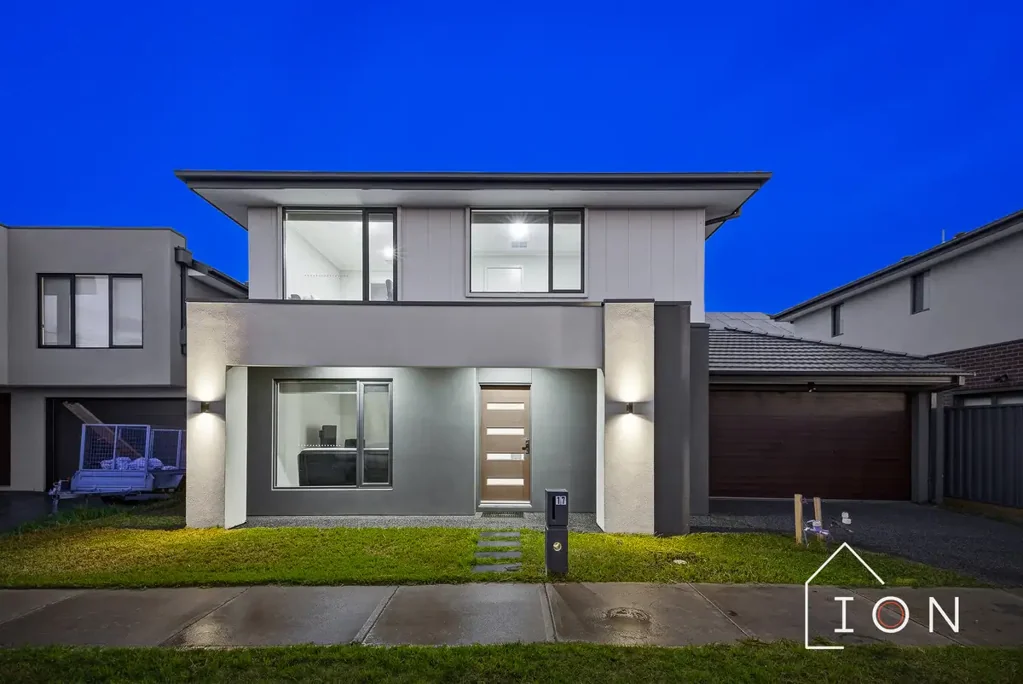 Clyde North 4房  The Complete Family Package | Space, Style & Location