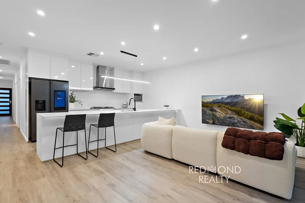 6 Hooded Chase, Alkimos, WA 6038