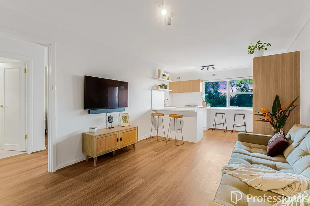 West Leederville 1房  FULLY RENOVATED APARTMENT WITH CITY VIEWS