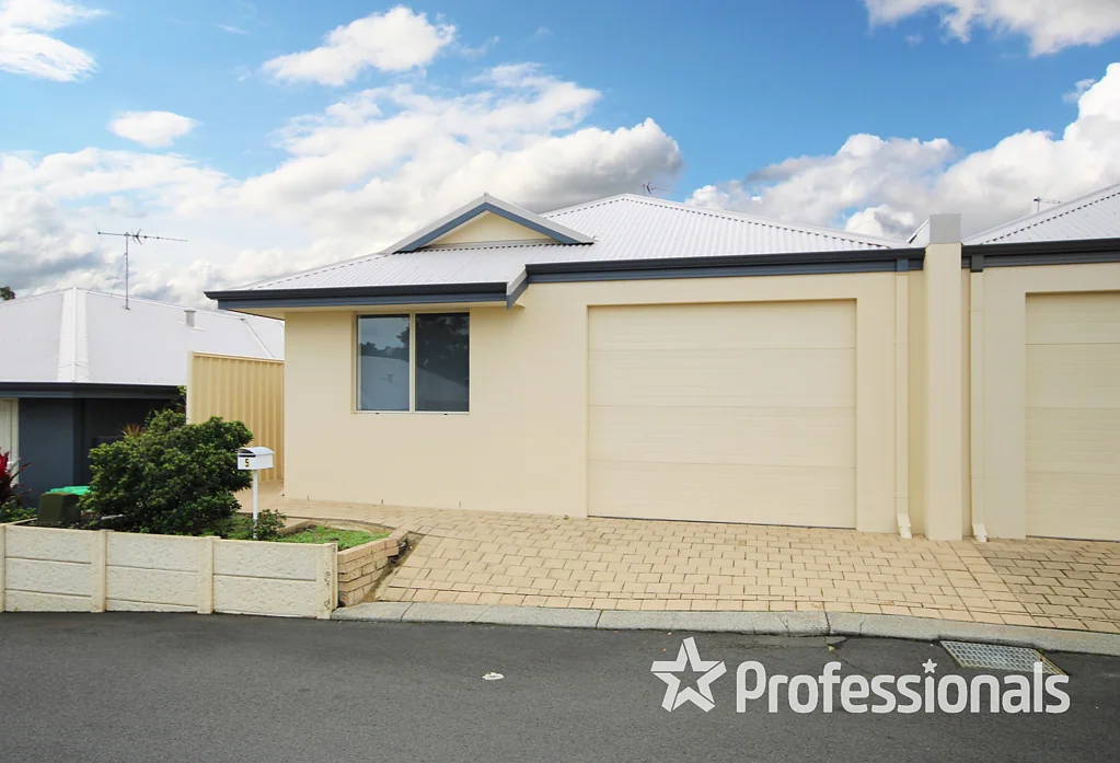 5/2 Heavenly Court, Australind, WA 6233
