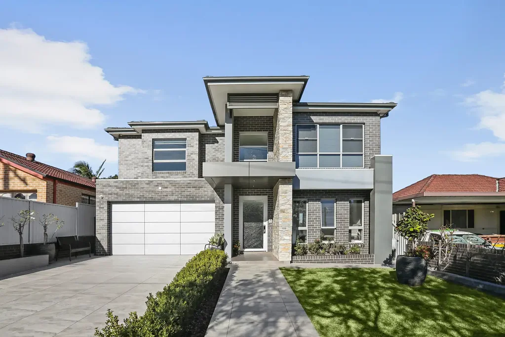Greenacre 5 Bedroom Modern Elegance with Uncompromising Quality!