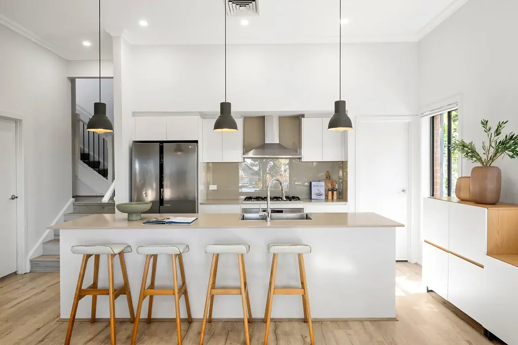 Bilgola Plateau 5chambre Filtered Ocean Views and Flexible Family Living
