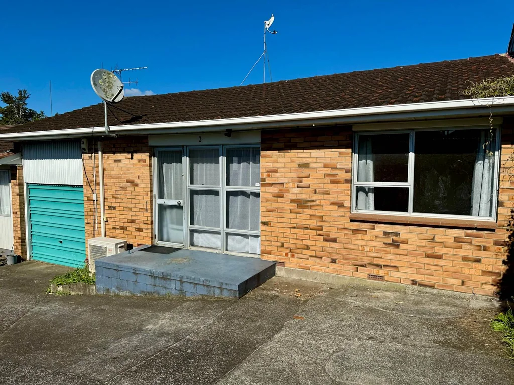 Great location - plus internal access garage!