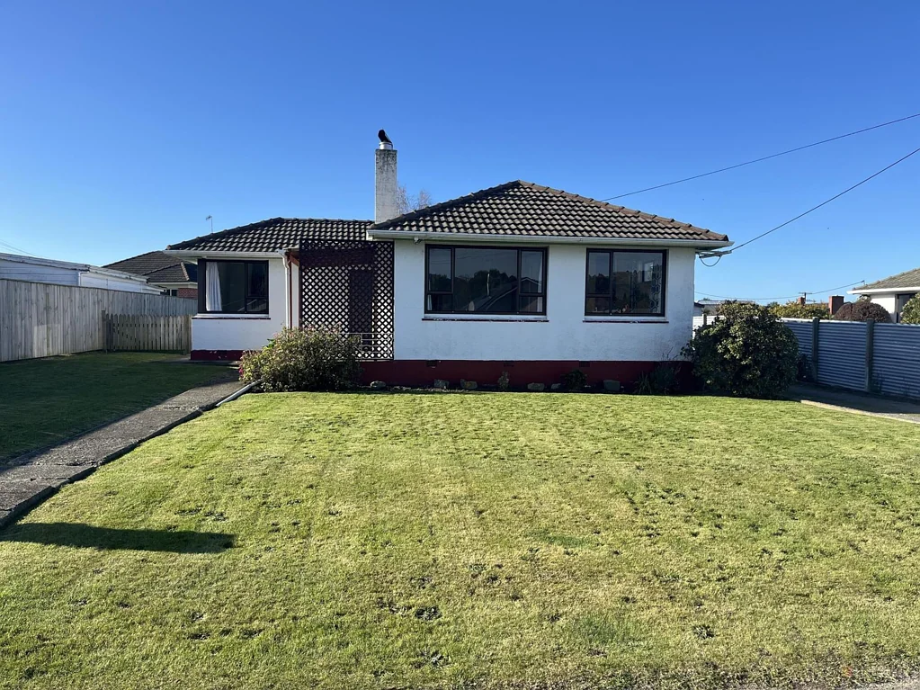 Family-Friendly Living in a Quiet Location  3 Bed Home