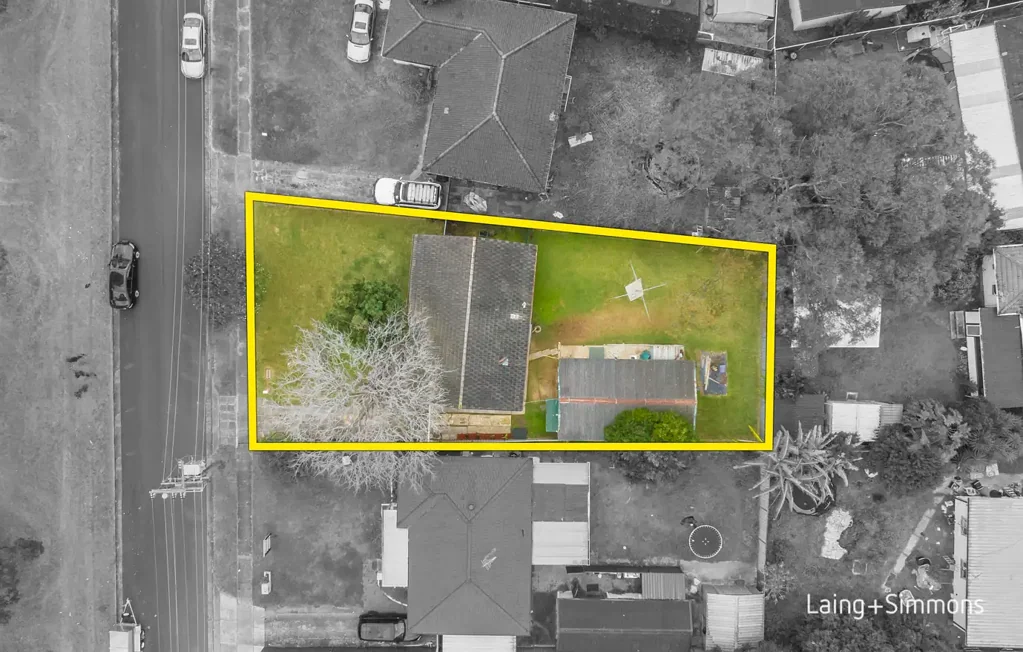 Whalan 3房  Comfortable family home set on a 575sqm block with granny-flat potential