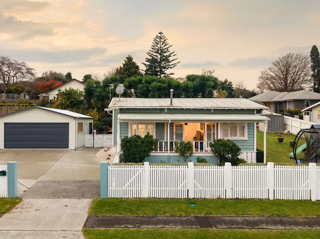 Te Awamutu 4غرفة نوم Central Character. Big Section. Flexible Floorplan