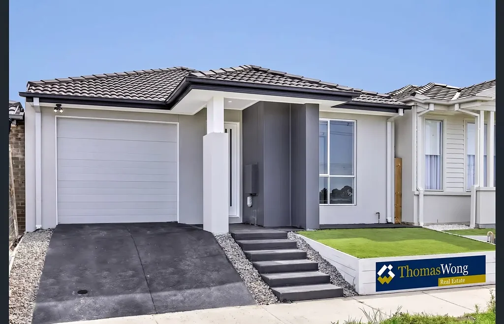 BRAND NEW Modern 3 -BEDROOMS|2 BATHROOMS HOUSE