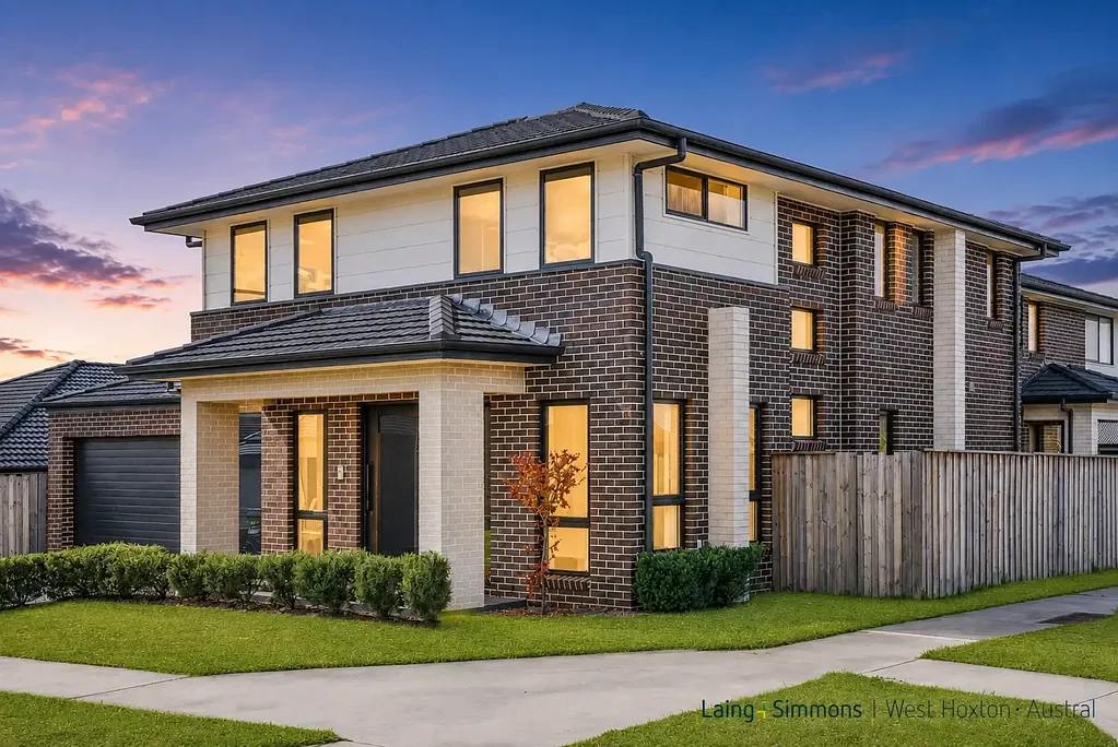 Oran Park 4 Slaapkamer MODERN DUPLEX!