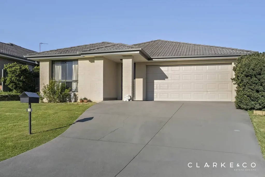 Cliftleigh 4 Bedroom MODERN COMFORT IN A CONVENIENT CLIFTLEIGH LOCATION!