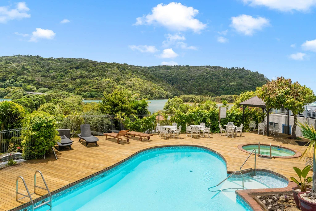Waiwera 1 Slaapkamer PEACEFUL SEASIDE RESORT LIFESTYLE
