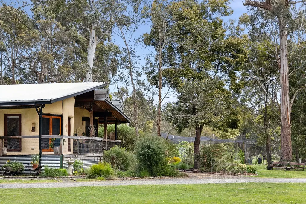 105A Mahoneys Road, Woodend, VIC 3442