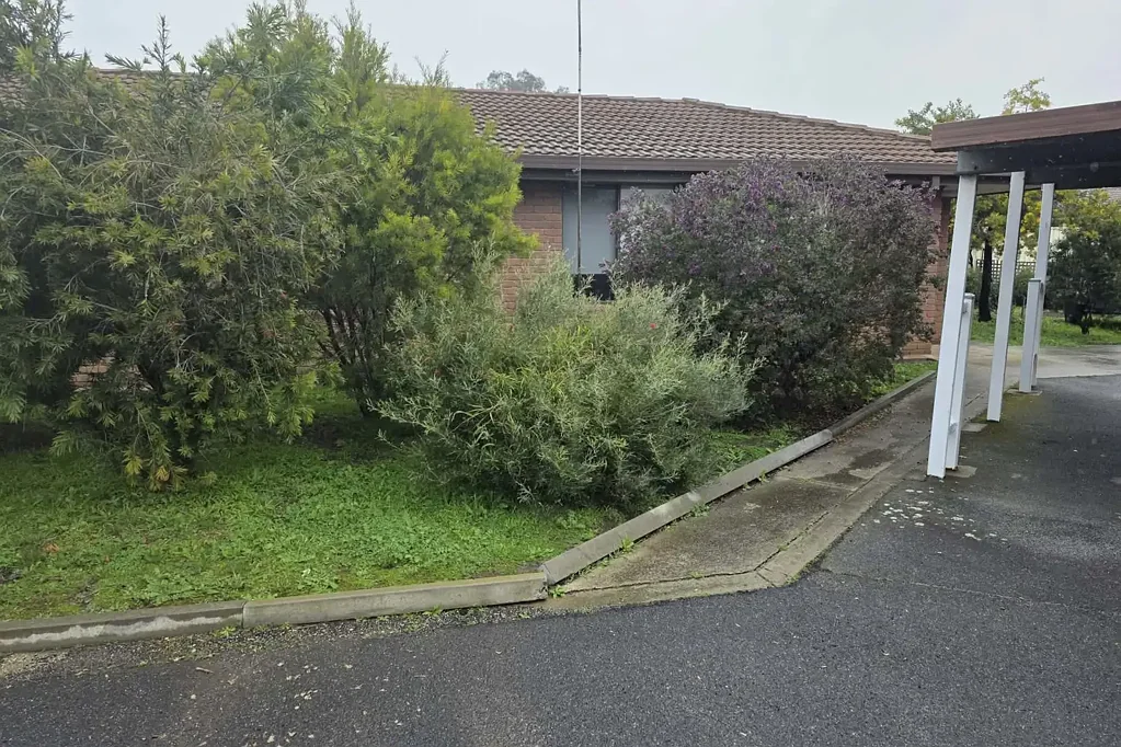 2 BEDROOM UNIT FOR RENT IN CONVENIENT LOCATION