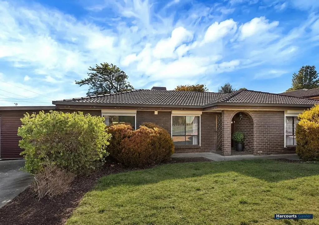 4 Bedroom Home in Prime Location with Solar