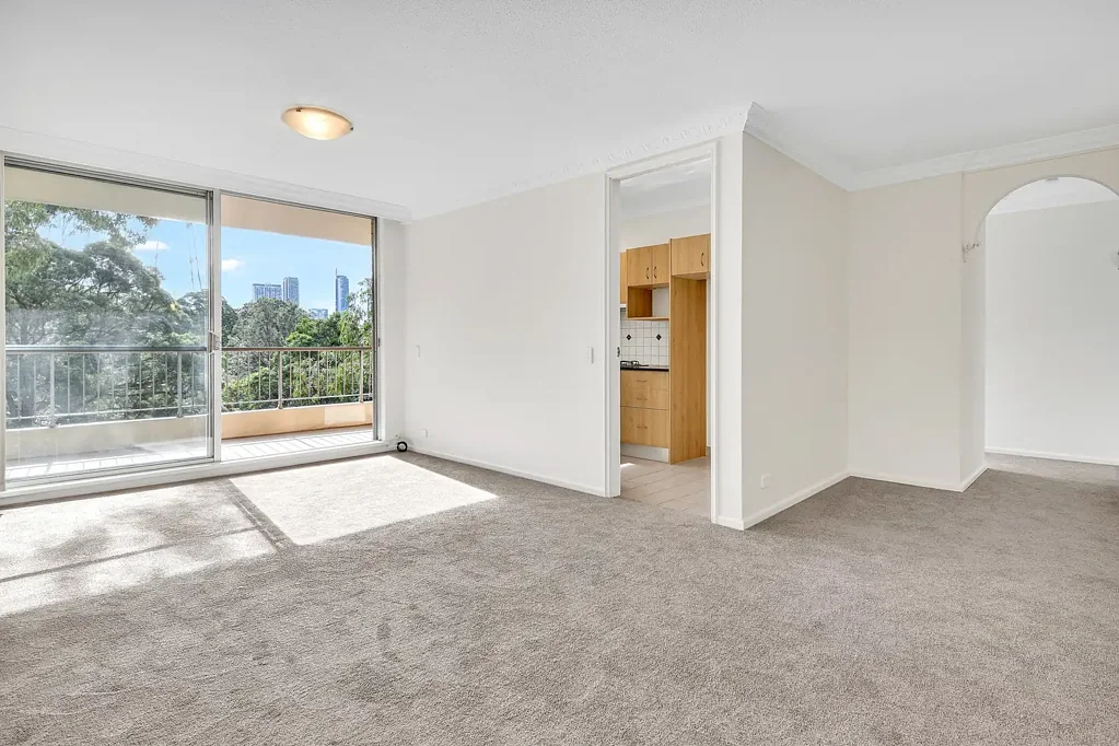 EXCELLENT LOCATION TRANQUIL SETTING