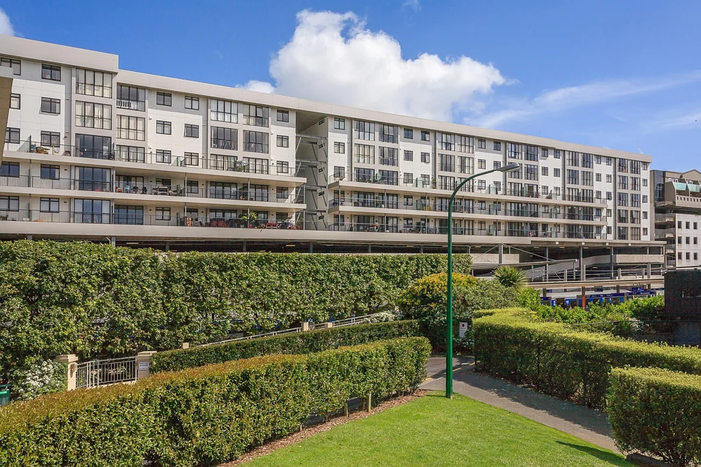 Renovated Apartment with Carpark | Unbeatable Location