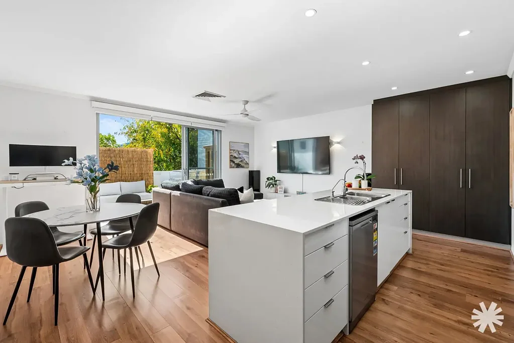 Como 1 Bedroom Premium One-Bedroom Apartment