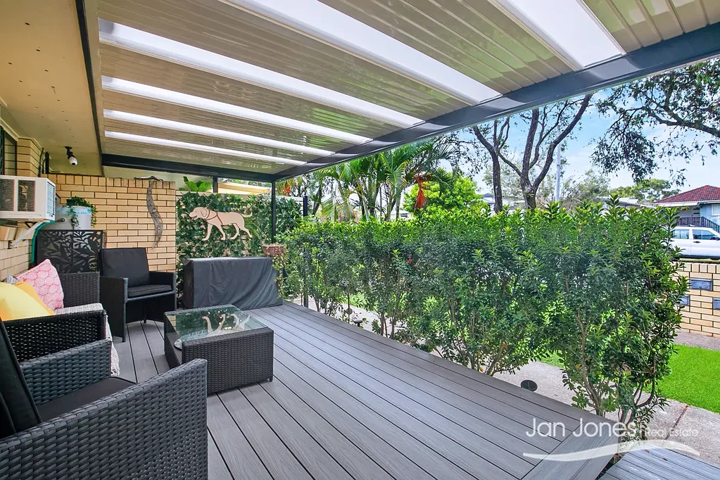 Unit 1/11 View St, Woody Point, QLD 4019
