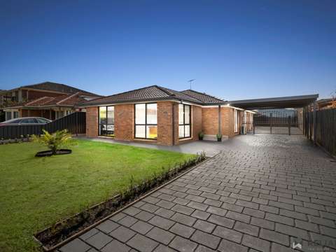 Craigieburn 4 Bedroom Modern Comfort Meets Prime Location – A Craigieburn Gem
