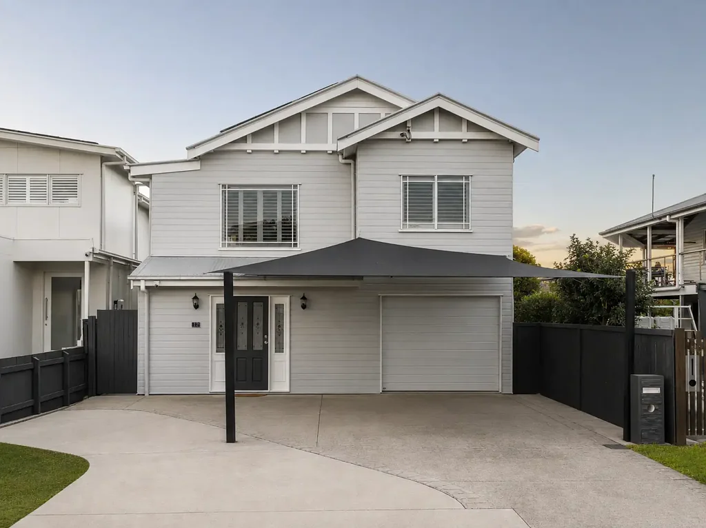 Scarborough 4कमरा Beautifully Renovated Queenslander in Scarborough's Golden Triangle