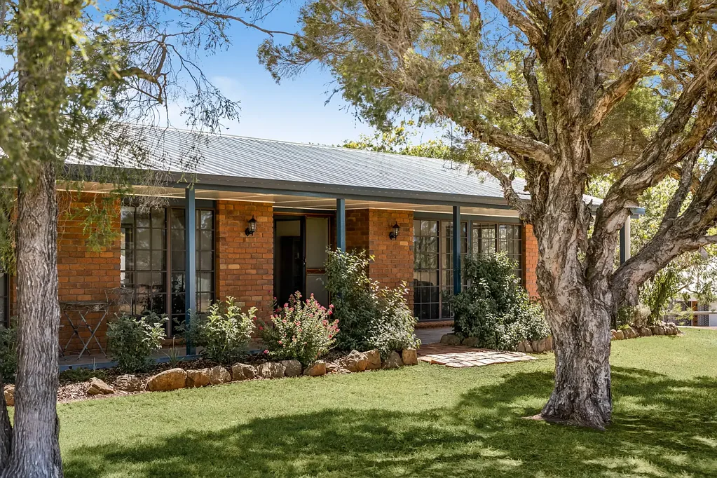 1 Kingston Road, Hodgson Vale, QLD 4352