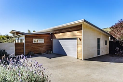 140 Port Hills Road, Heathcote Valley