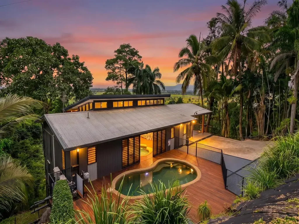 Caravonica 4ਬੈੱਡਰੂਮ Spectacular Sea & Rainforest Views – Private Tropical Sanctuary