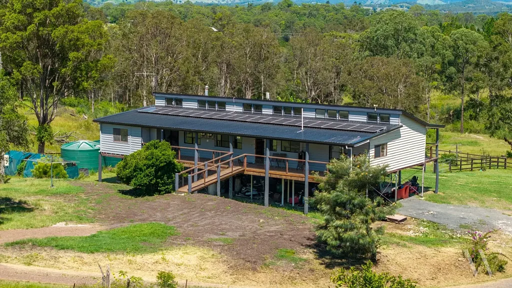Kybong 6房  LIFESTYLE OPPORTUNITY WITH 68 ACRES OF LAND TO MAKE IT YOUR OWN!