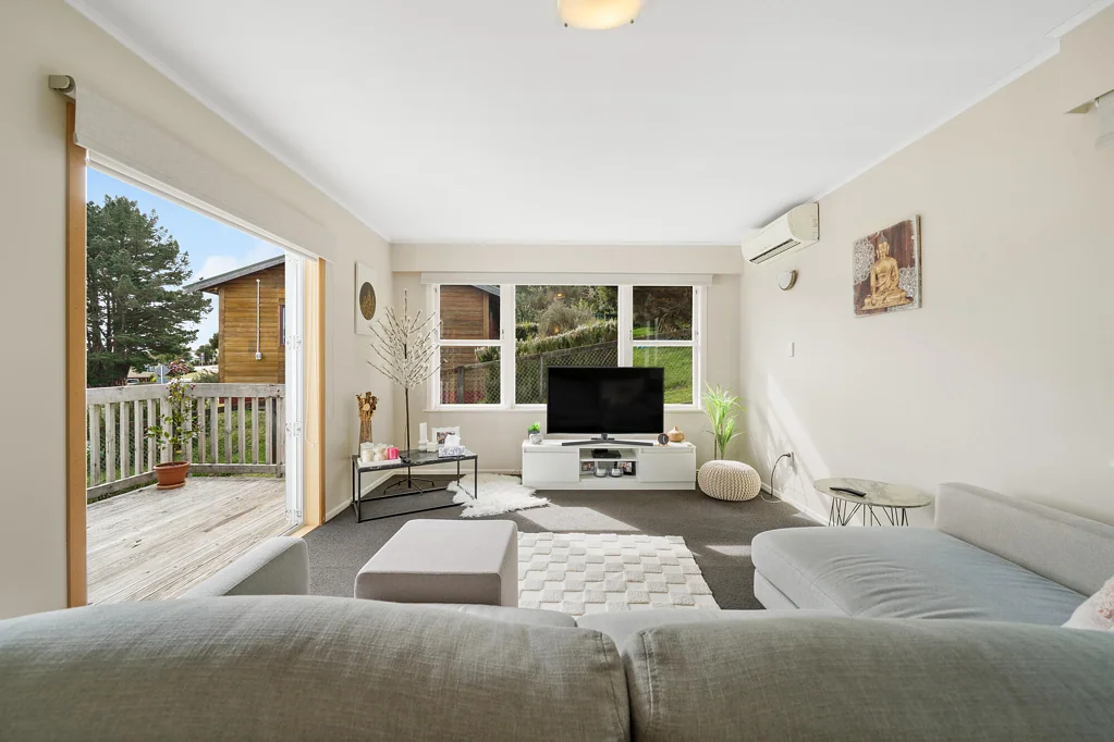 Waitangirua 3 Bedroom Refreshed. Just Move In And Enjoy