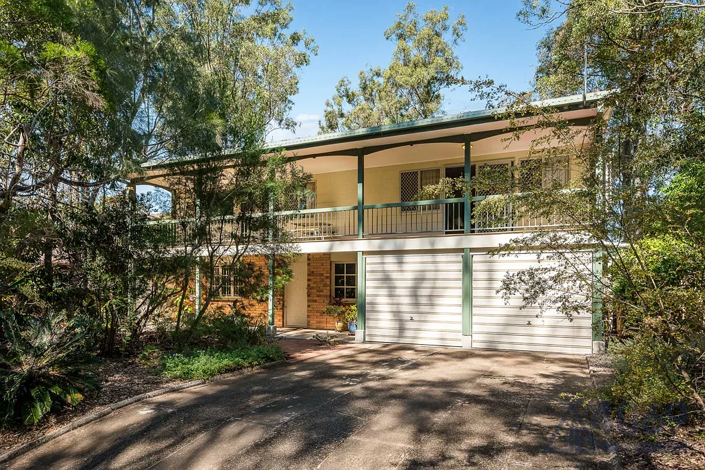 10 Clarina Street, Chapel Hill, QLD 4069