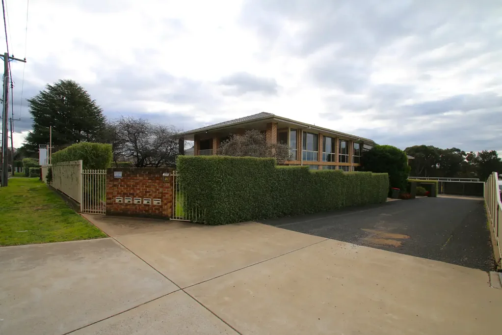 Fully Furnished Four Bedroom Unit in West Orange
