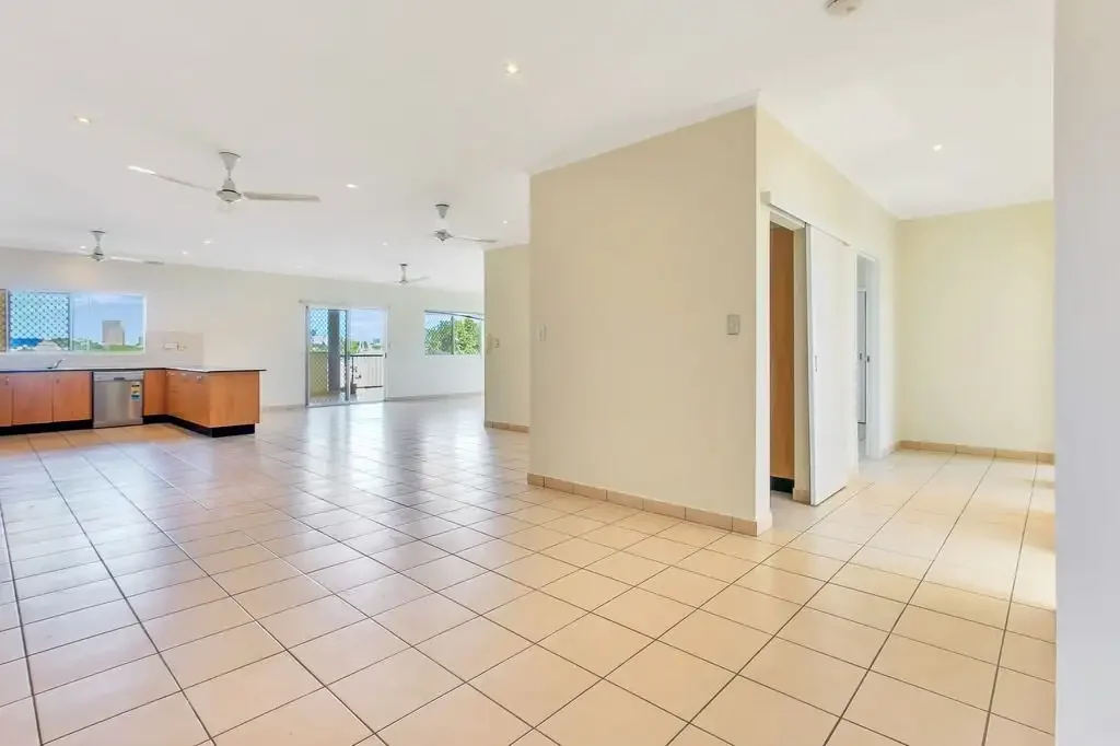 Stuart Park 3 Bedroom Huge living Spa with water views