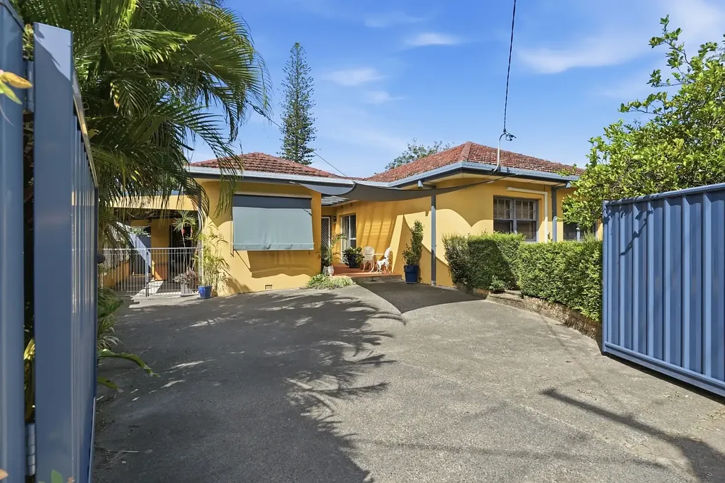 Coffs Harbour 4ห้องนอน Character Art Deco Home with Versatile Living "De La Sale"