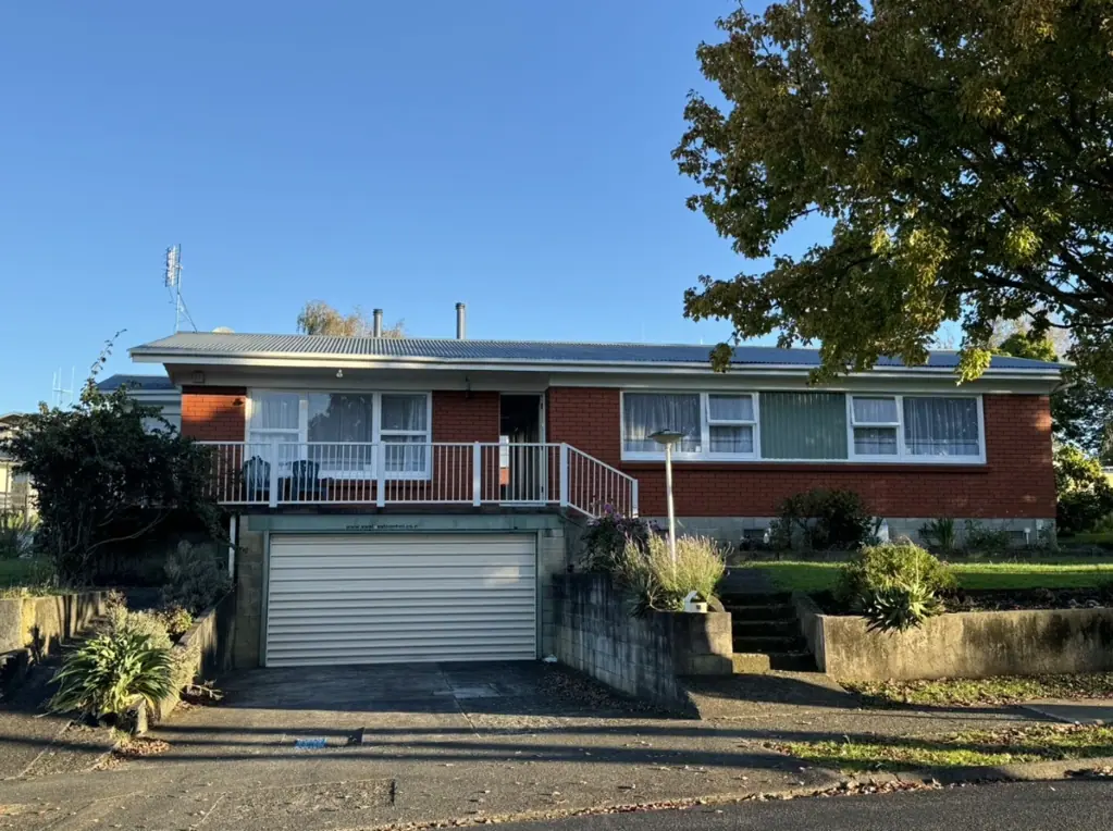 Spacious Three Bedrooms in Dinsdale