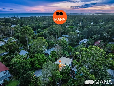 South Golden Beach 3 Bedroom Beach House PLUS approved Studio!