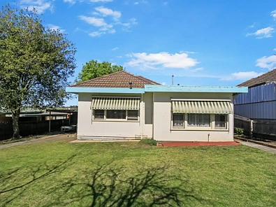 Bairnsdale 3房  RURAL OUTLOOK ON THE EDGE OF TOWN