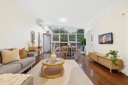 2/52 Saunders Street, Como