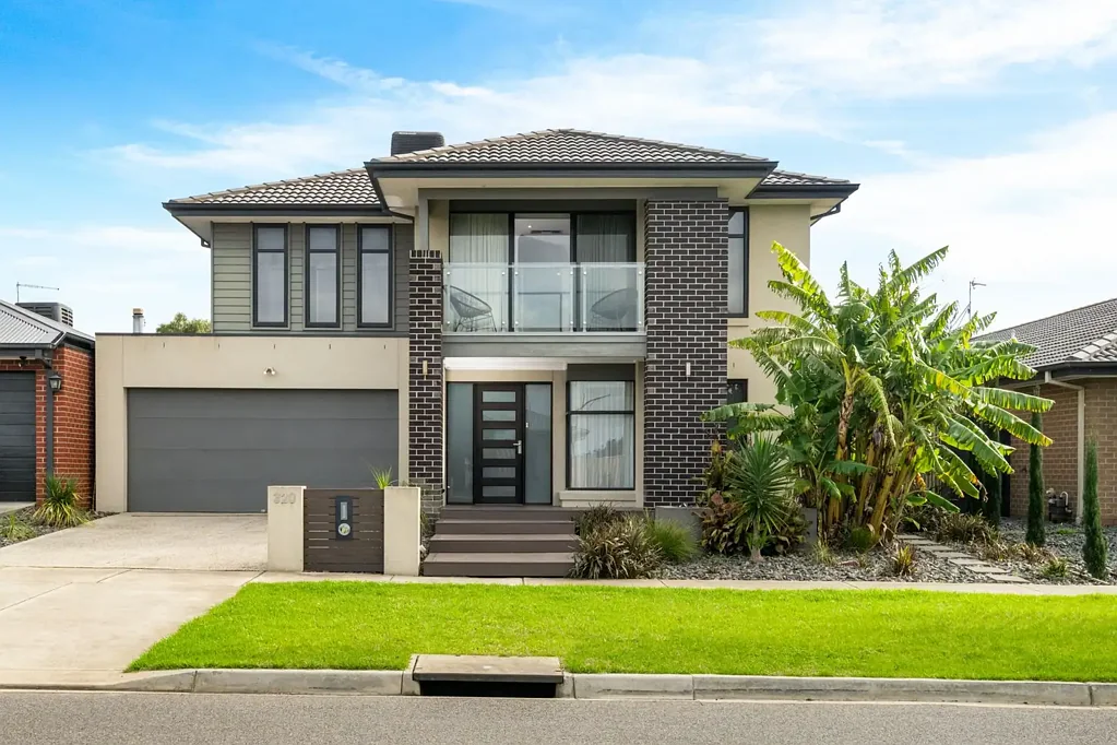 Armstrong Creek 5ห้องนอน A Grand Family Home Designed for Space, Style & Effortless Entertaining