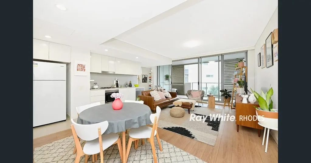 Mirvac-Built | Waterside Location | 1-Bedroom Apartment with Study