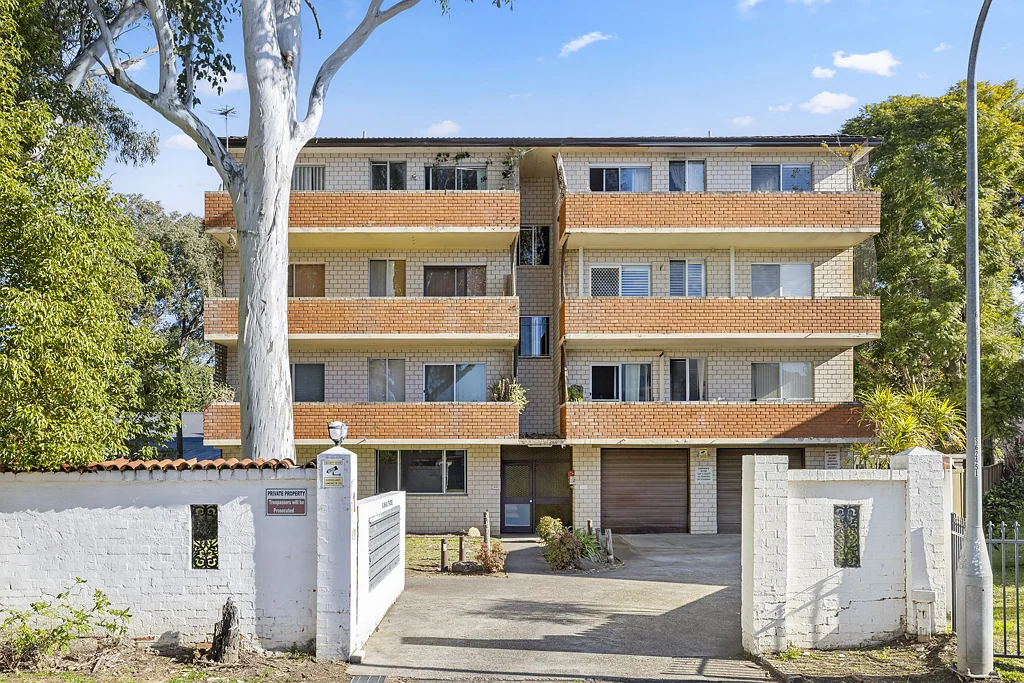 20/1 Waterside Crescent, Carramar, NSW 2163
