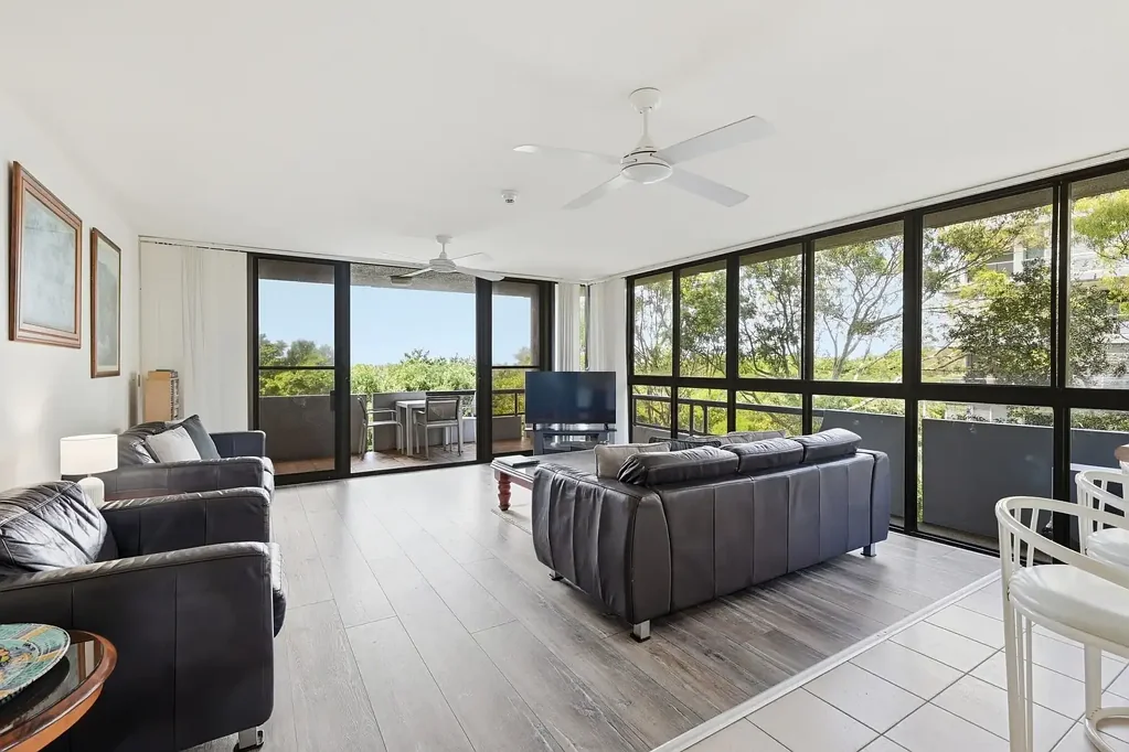 Coffs Harbour 3chambre Three Bedrooms, Ocean Glimpses and a Walk-to-Everything Location