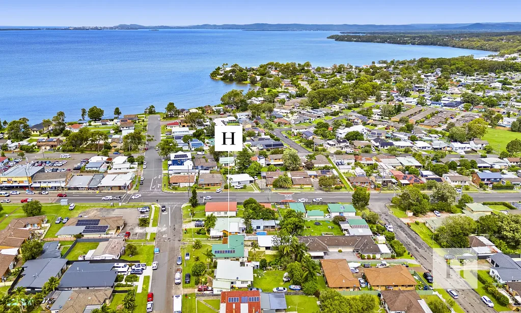 Gorokan 5 Bedroom Dual Income Potential with Two Separate Fully Self-Contained Homes
