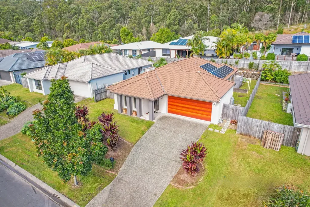 Spacious Family Home Opposite Bellinger Park – Low Maintenance Living!