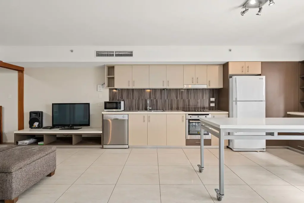 Stylish Fully Furnished 2-Bedroom Apartment in the Heart of Brisbane - Steps from James Street
