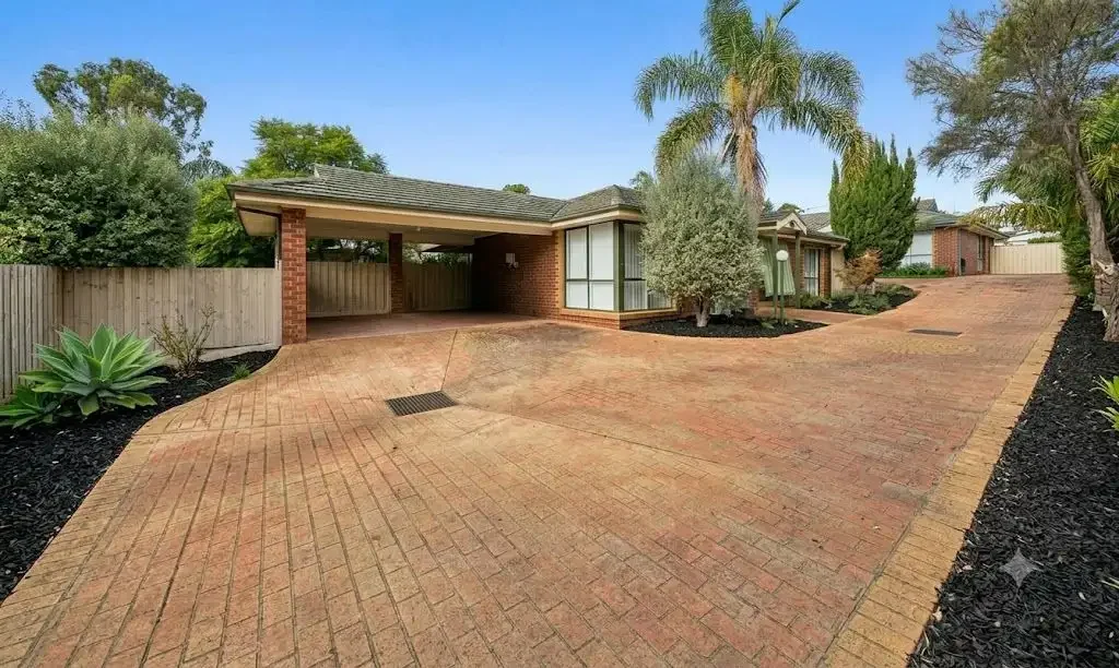 Coastal living in a sought-after location