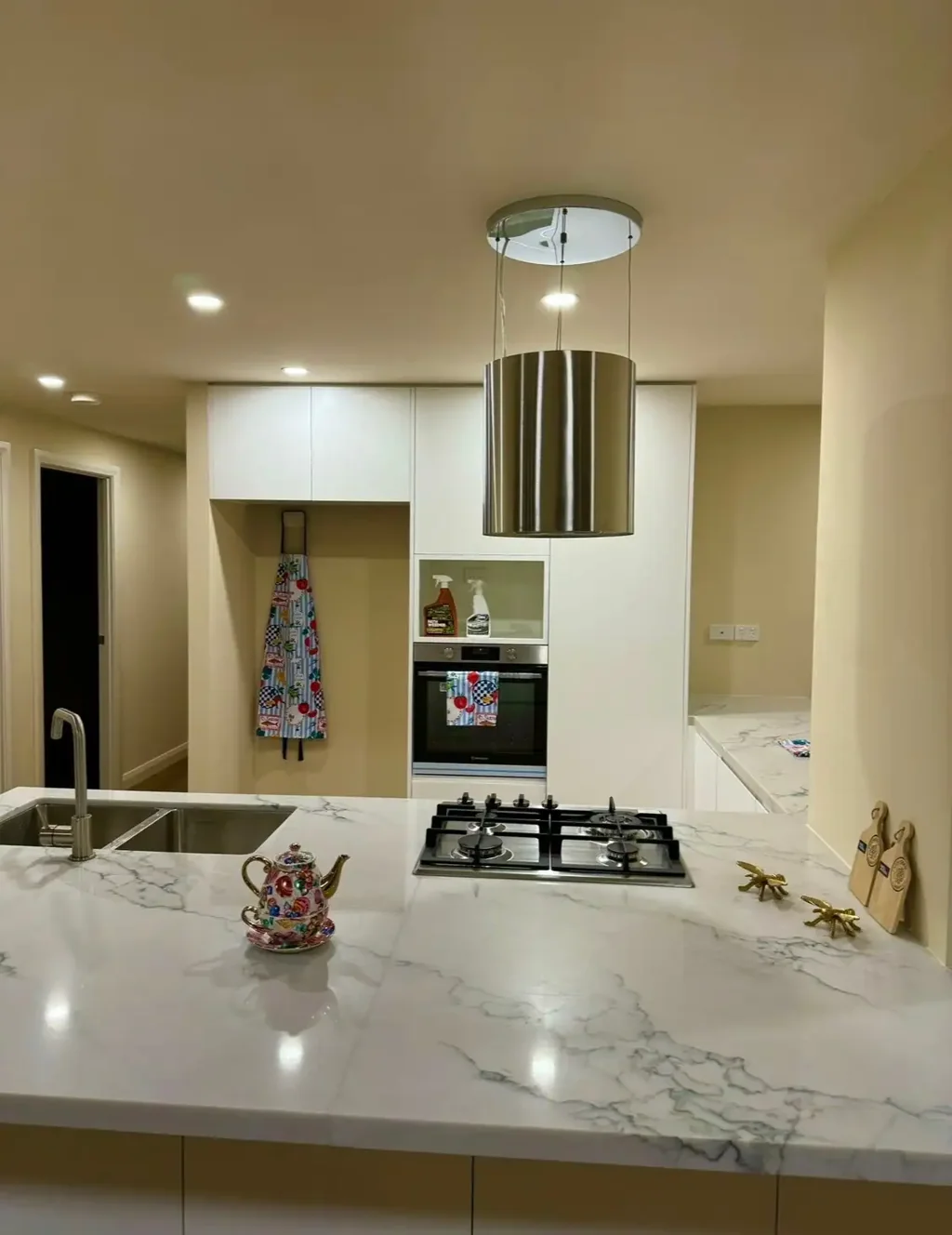 Penthouse Living | Prime Location