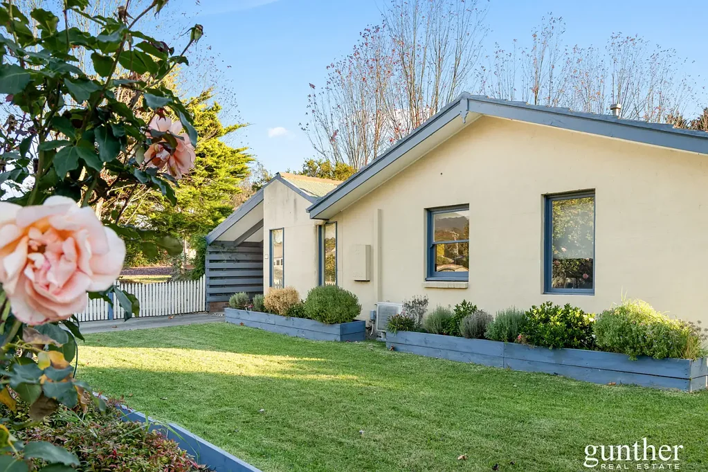 8a Bona Avenue, Healesville, VIC 3777