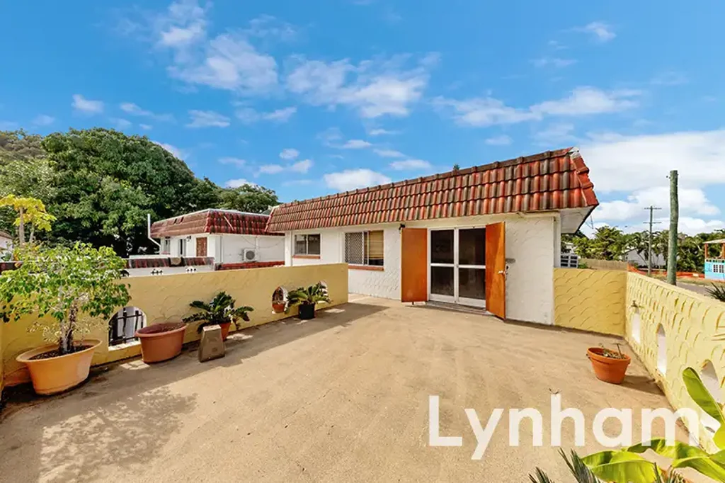 West End 2 Bedroom Spacious, Light-Filled Unit at the Base of Castle Hill