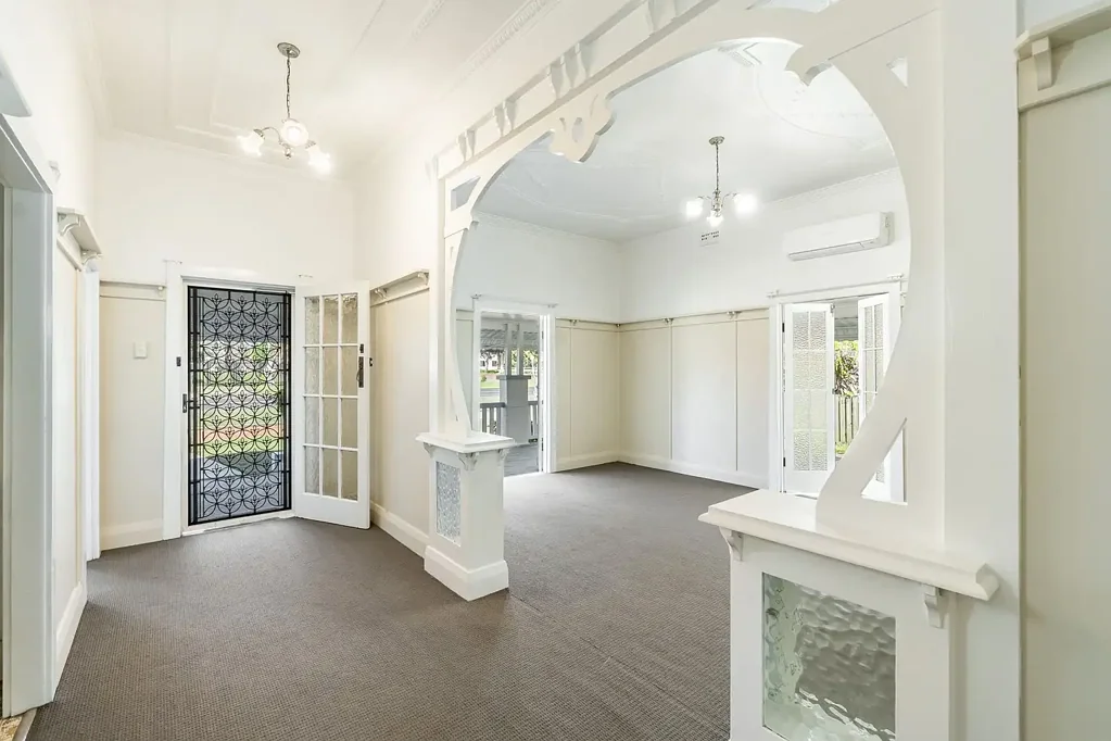 Casino 3 Bedroom Federation charm - Spacious Family home or Business premises in the perfect location.