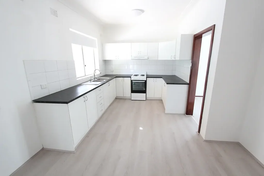 WALKING DISTANCE TO LIVERPOOL CBD