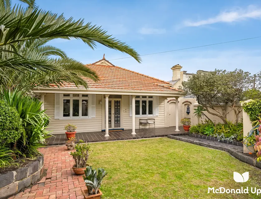 3 Shamrock Street, Essendon, VIC 3040, 3 Kuwarto, 2 Banyo, House